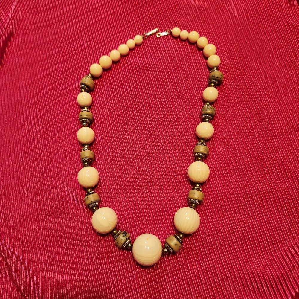 Vintage Bead Necklace White and Brown